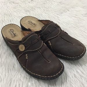 Clark’s brown leather slip on shoes
